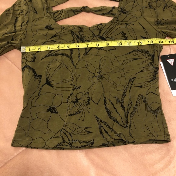 Guess Cayla Cropped Top Army Green Florals Small - Picture 6 of 7